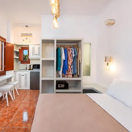 Nectarios - & Adults Only Fira (Santorini)